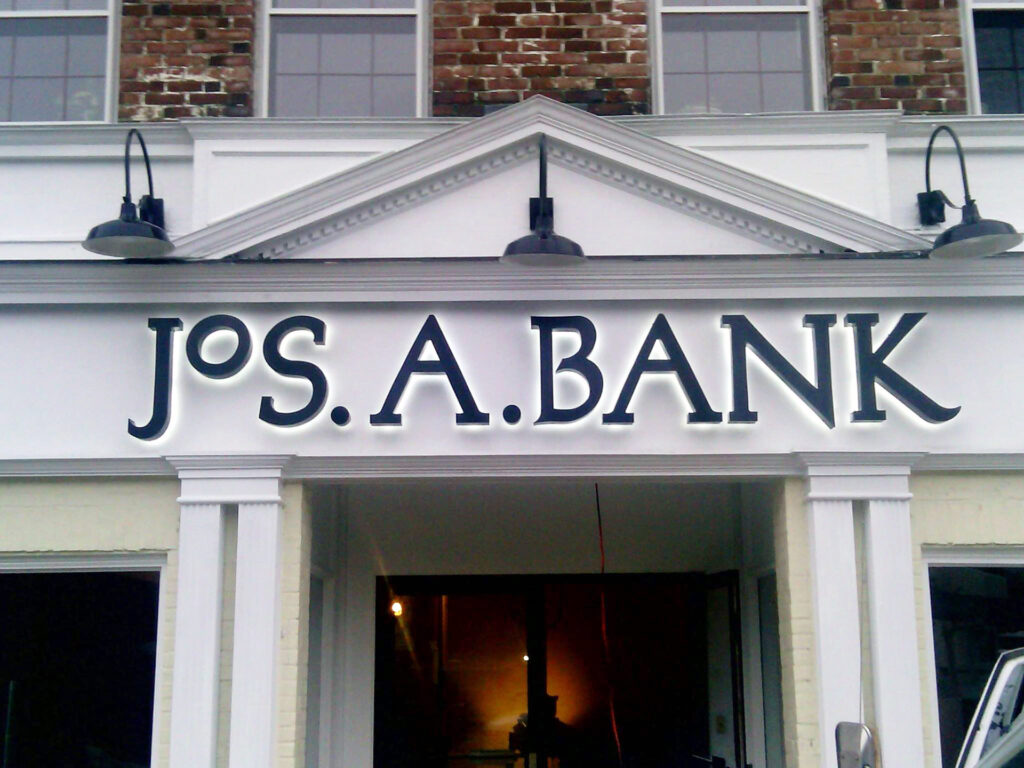 bank-illuminaged-sign-cropped retail bank sign